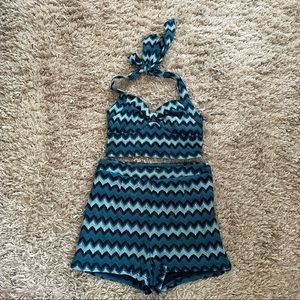 F21 Vintage style beach set shorts and crop top in blue.